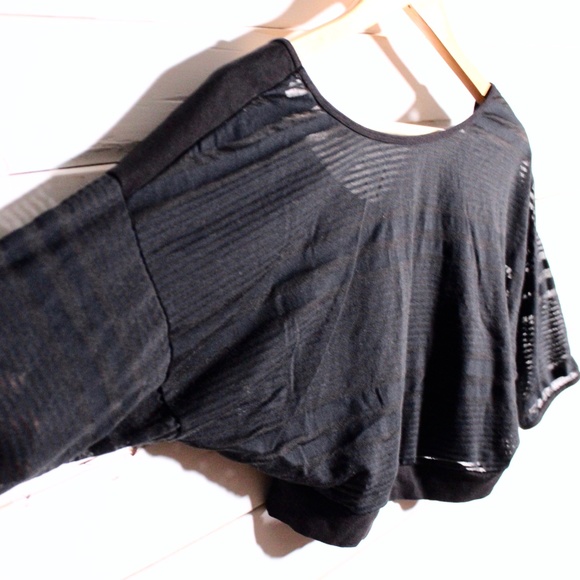 Made in Cali Crop Top Black - Picture 5 of 9